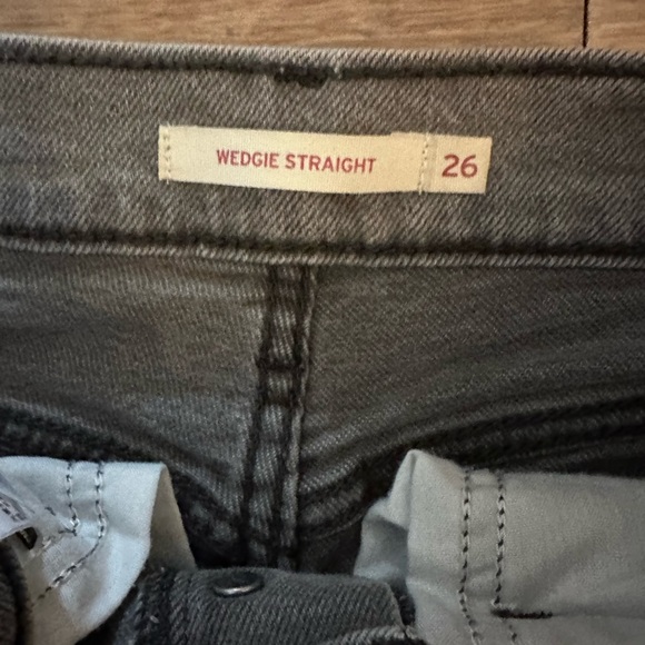 Levi’s Women’s Wedgie Straight Jeans in Cosmic Comet - Picture 6 of 9